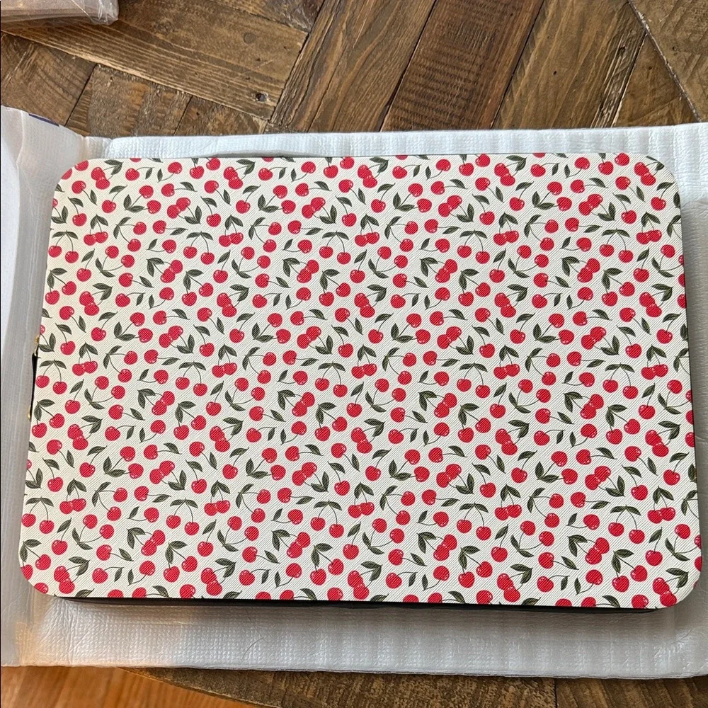 Cherry Pattern Laptop Cover - 14x10